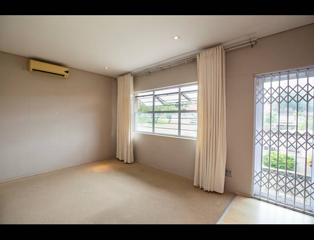 3 BEDROOM HOUSE FOR SALE IN OVERPORT